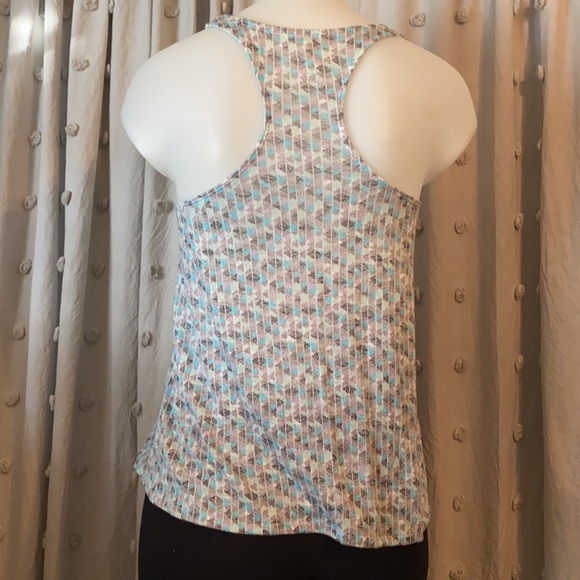 Geometric tank - Picture 2 of 4